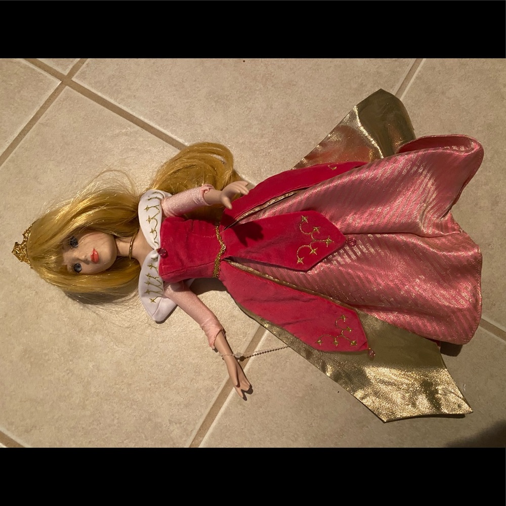 Disney princess porcelain sleeping beauty